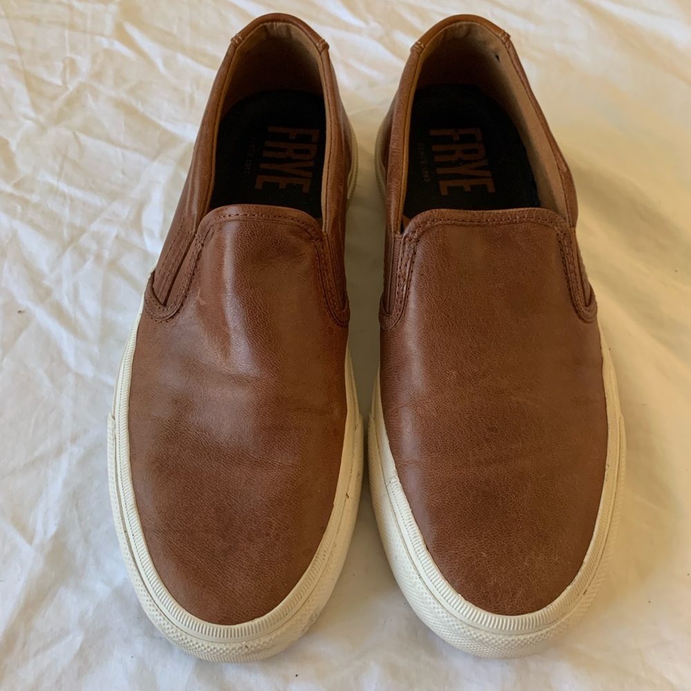 Frye’s Men Leather Slip On Shoe. Size 10